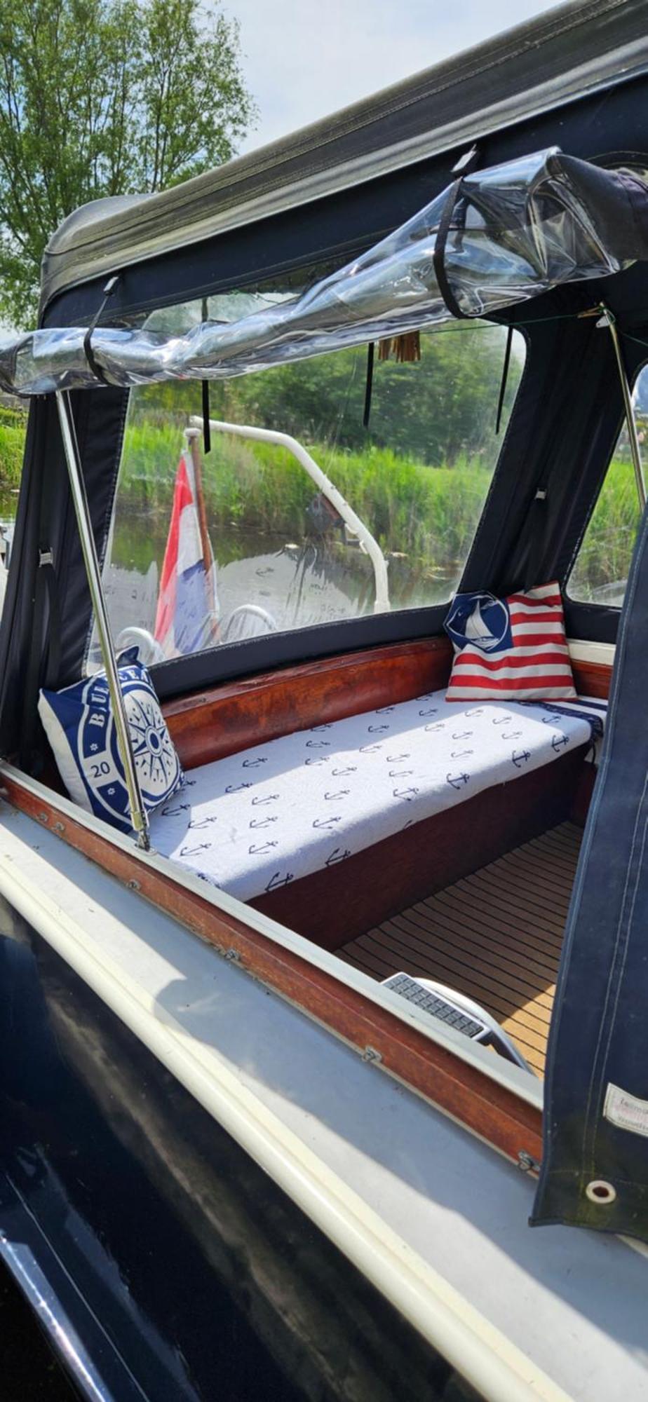Boat Allemansfreon - Kamperen Op Het Water - Niet Om Mee Te Varen - Read Host Profile-Lees Hostprofiel Jutrijp Exterior photo