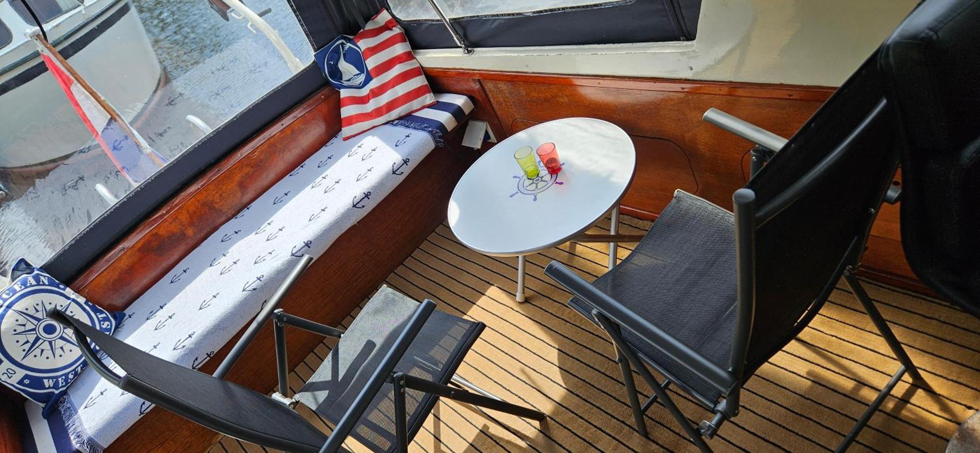 Boat Allemansfreon - Kamperen Op Het Water - Niet Om Mee Te Varen - Read Host Profile-Lees Hostprofiel Jutrijp Exterior photo